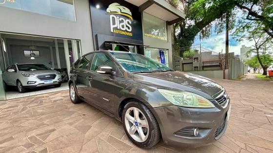 FORD FOCUS 1.6 GL SEDAN 16V FLEX 4P MANUAL FORD FOCUS 1.6 GL SEDAN 16V FLEX 4P MANUAL